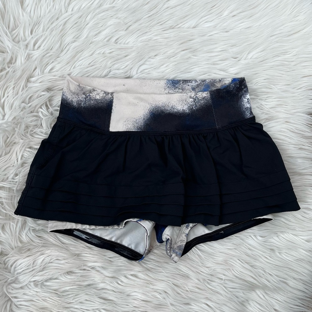 {Lululemon} Breath Of Fire Skirt in Black / Milky Way Multi Print - Women’s 4
